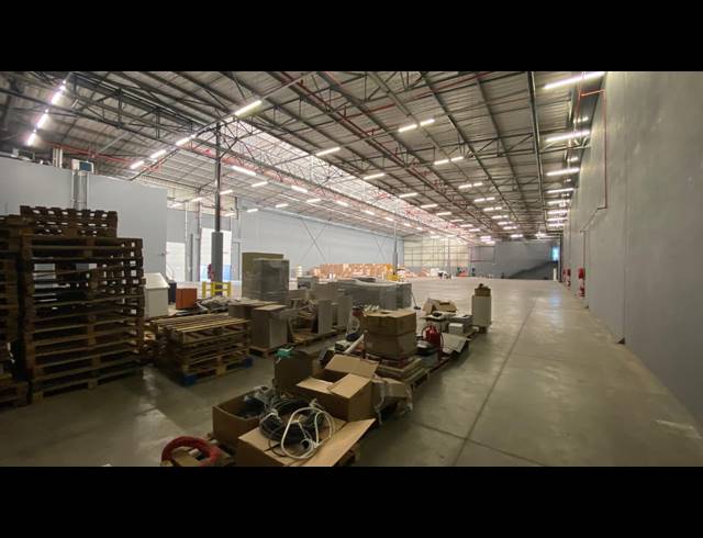 2,596M² WAREHOUSE TO LET IN LOUWLARDIA